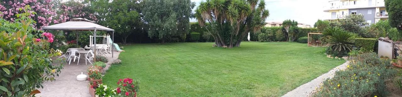 דירות Garden Basement - Seminterrato Max 4 Ospiti - Fiumicino Vicino Aeroporto E Fiera מראה חיצוני תמונה
