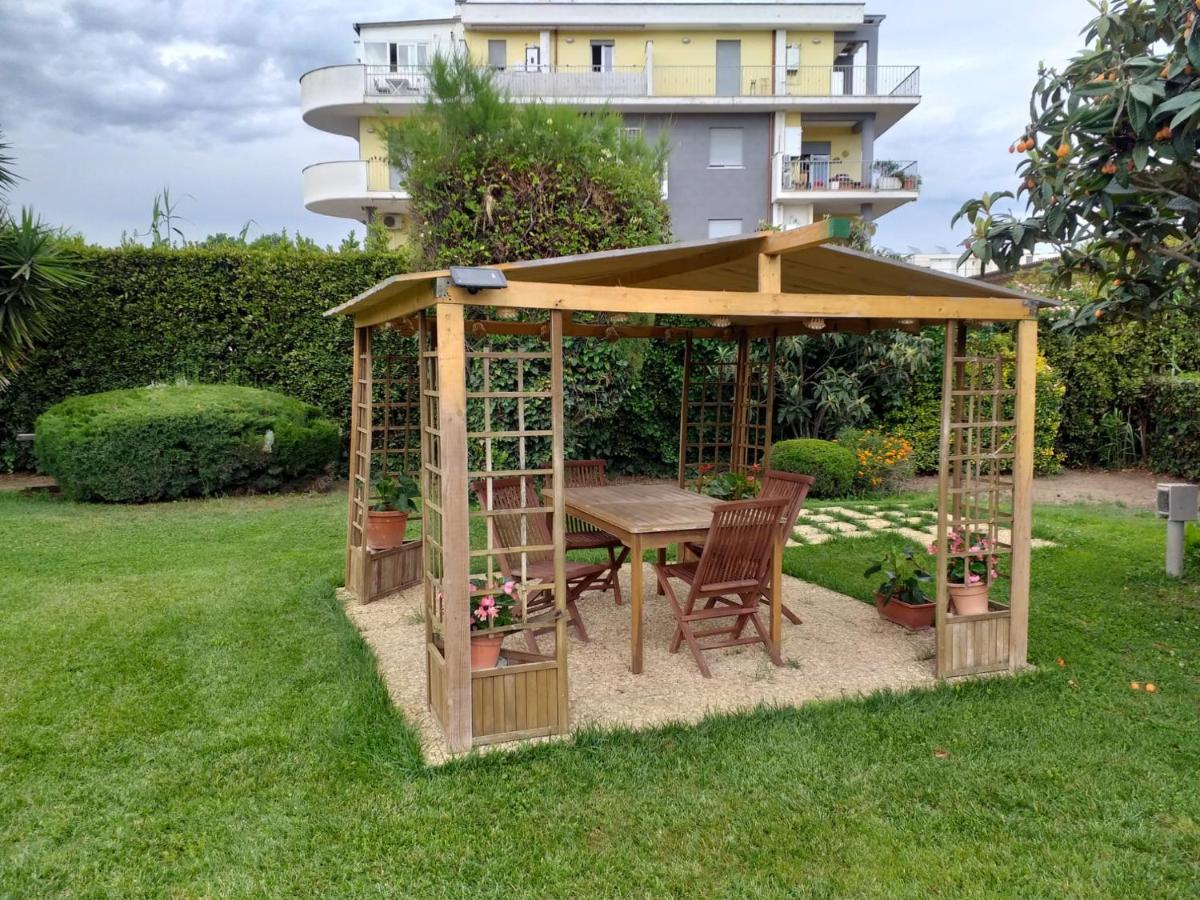 דירות Garden Basement - Seminterrato Max 4 Ospiti - Fiumicino Vicino Aeroporto E Fiera מראה חיצוני תמונה