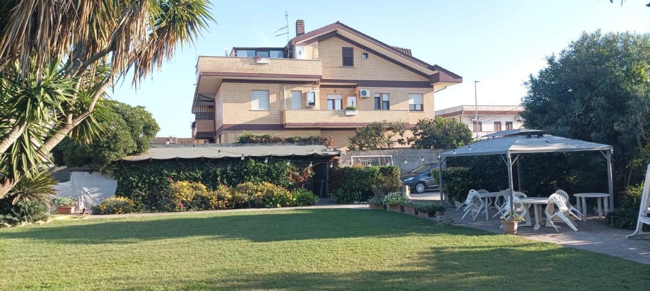 דירות Garden Basement - Seminterrato Max 4 Ospiti - Fiumicino Vicino Aeroporto E Fiera מראה חיצוני תמונה